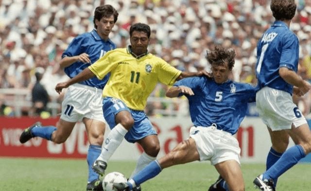 两队的中场 两队的中场