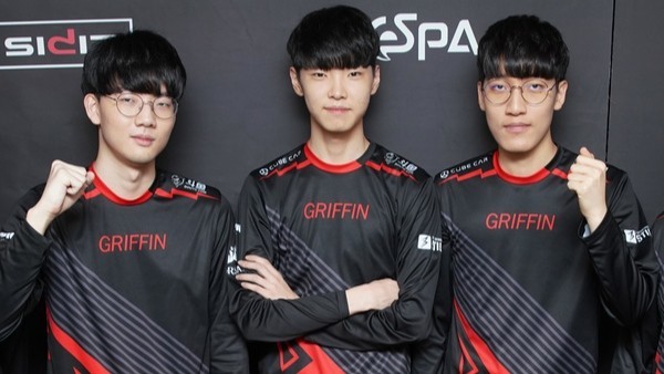 他们通过谨 他们通过谨