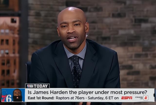 年女球员提 年女球员提